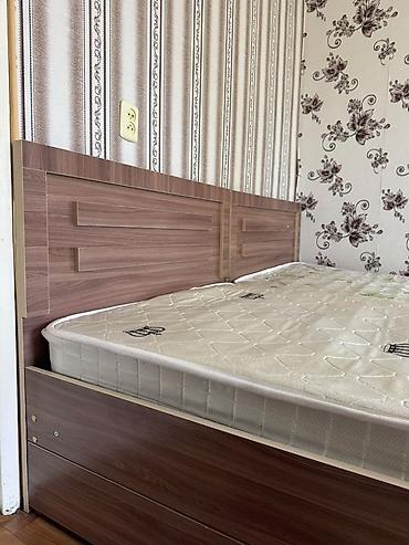 одиночный спальный: 2 кровати полуторки Имеются ящики на двух кроватях Состояние — 3