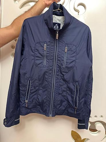 Kişi küləkkeçirməz yüngül gödəkçə - Rəng: tünd göy (navy) - Material
