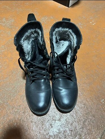 ботильоны с шипами: Qış üçün isti içlikli qara bottlar - Model: bağlama sistemli, orta at lalafo.az ботильоны с шипами: Qış üçün isti içlikli qara bottlar - Model: bağlama sistemli, orta