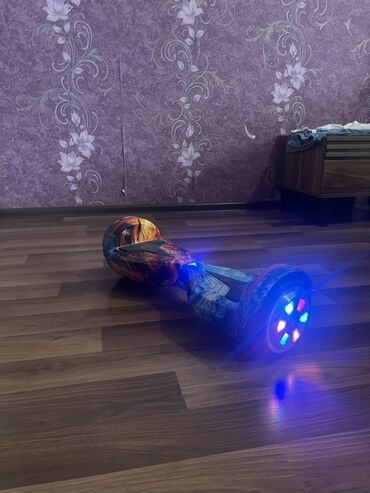 Mercedes-Benz: Rəngli LED təkər işıqları olan balans skuter (hoverboard) - Korpus