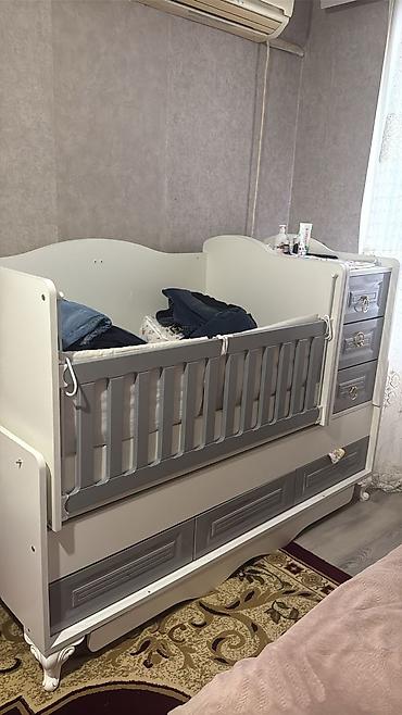 transformer beşik: Uşaq beşiyi ilə inteqrasiya olunmuş komodlu “transformer” tipli beşik — 3