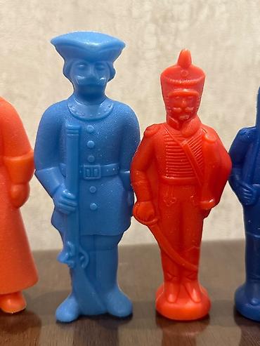bas ortusu: Plastik əsgər fiqurları dəsti Sovet dovrune aid ela vezyyetde Qiymet 1 — 8