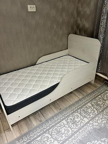 bunk bed: Односпальная кровать, Новый, С матрасом, длина - 195 см — 1