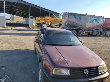 тракторы с куном: Volkswagen Vento: 1992 г., 1.8 л, Механика, Бензин