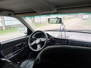 qolf 4 ehtiyyat hissələri: Volkswagen Polo sedan, ağ rəng. - Kuzov: 4 qapılı sedan, aerodinamik — 6