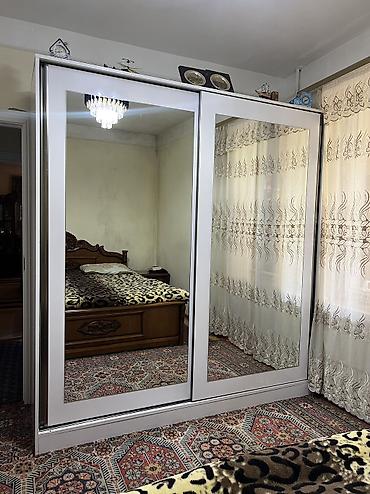paltar dolabi ikinci el: 2.10x2.05x60 geniş şifonyer. İki sürgülü qapılı, güzgülü. Bir tərəfi — 1