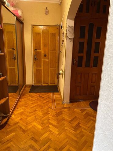 Uzunmüddətli kirayə mənzillər: 3otaqlı mənzil – zövqlə təmirli və tam mebellidir.Xətai rayonu — 12