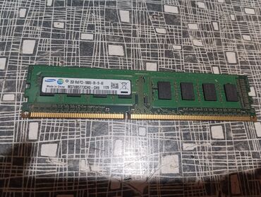 Operativ yaddaş (RAM): Operativ yaddaş (RAM) Samsung, 2 GB, < 1333 Mhz, DDR3, PC üçün, İşlənmiş