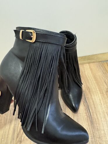 kroksice sa ukrasima: Ankle boots, 39