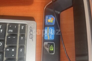 2 ci el laptop: Intel Core i5, 4 GB