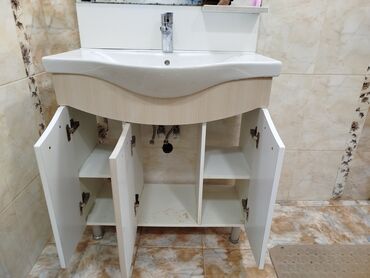 Hamam üçün aksessuarlar: Hamam üçün lavabo və şkaf dəsti spot və razetkası da var
80 sm -da lalafo.az — 2 Hamam üçün aksessuarlar: Hamam üçün lavabo və şkaf dəsti spot və razetkası da var
80 sm — 2