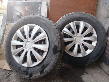 шины 15570 r13: Дискасы менен балондор сатылат 175/70 R13 4 тешик абалы орто 4 шт