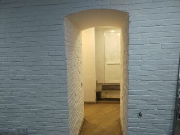 Digər kommersiya daşınmaz əmlakı: Kirayə obyekt – böyük sahəli məkan Xüsusiyyətlər: - Planlaşdırma — 4