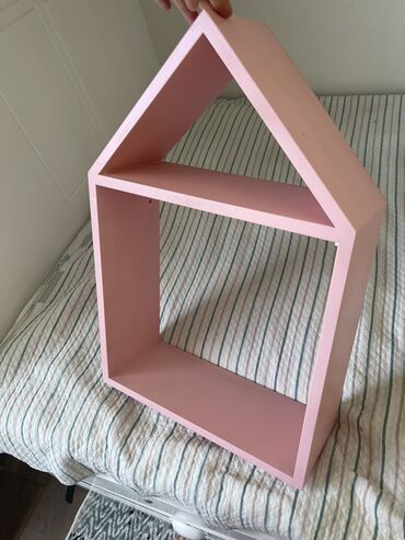 дома в аренду на сутки: Продаю полку ввиде домика розового цвета в отличном состоянииразмер