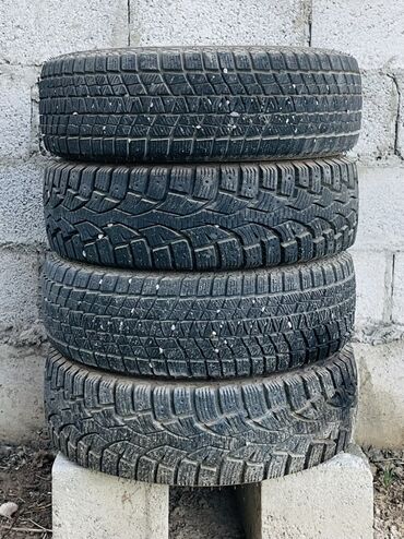 разбор грузовые: Комплект зимних шин в хорошем состоянии без дисков — 4 шт. - Размер