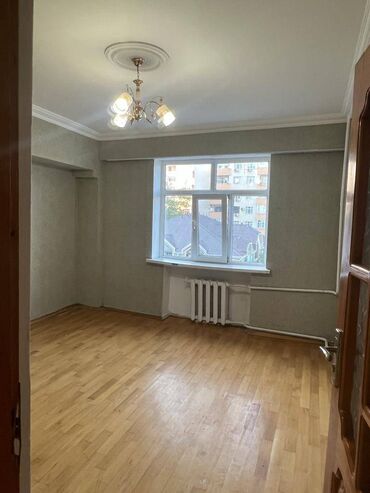 Uzunmüddətli kirayə mənzillər: Ev əşyazsızdır. Qaz,su,işıq daimidir. 3otaqdır. Binanın həyətində — 7