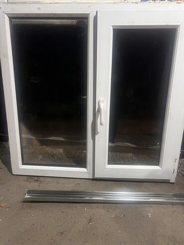 кресло на балкон: Пластиковое окно/дверь ПВХ, двустворчатое. Размер 108/103 -