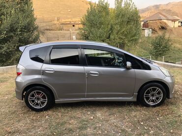 Honda: Honda Fit: 2008 г., 1.5 л, Автомат, Бензин, Хэтчбэк — 8