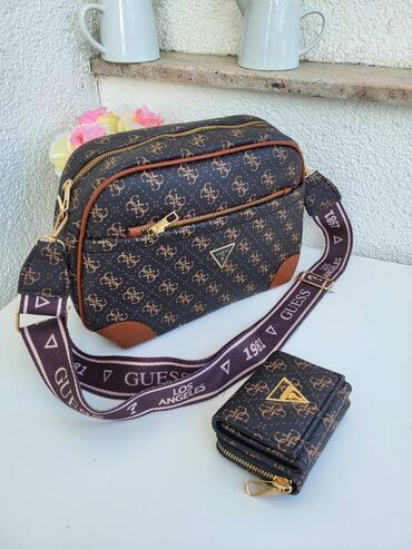 Torbe: Cena torbi 2900
cena novcanika 2200
Porez — 15