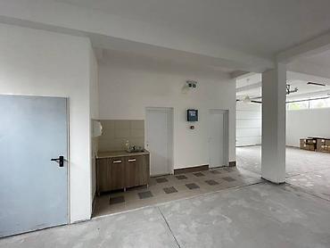 Magacini i radionice: U našoj ponudi su dva nova objekta na 15 ari placa - kancelarijski — 15