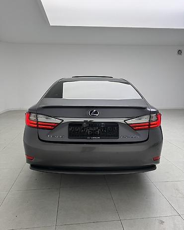 солидор: Lexus ES: 2017 г., 2.5 л, Вариатор, Гибрид, Седан — 3