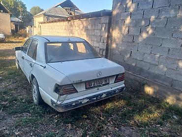 dodge charger: Mercedes-Benz W124: 1989 г., Седан — 2