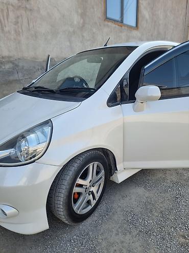митсубиси спайк стар: Honda Fit: 2002 г., 1.3 л, Автомат, Бензин, Хэтчбэк — 3