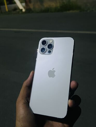 холодильное оборудование бишкек: IPhone 12 Pro, Колдонулган, 128 ГБ, Ак, Каптама, 80 %