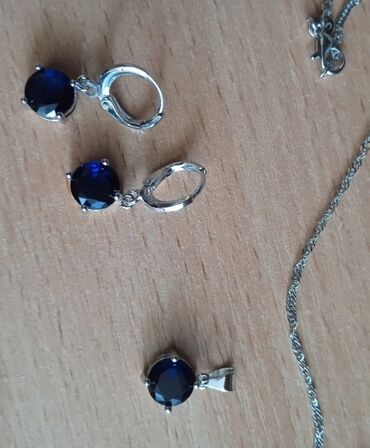 Наборы украшений: Комплект из серебра 925 пр💫. серьги + цепочка с кулончиком. вставка — 8