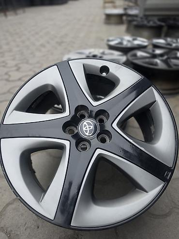 венио: Комплект оригинальных легкосплавных дисков Toyota (4 шт.) - Дизайн — 2