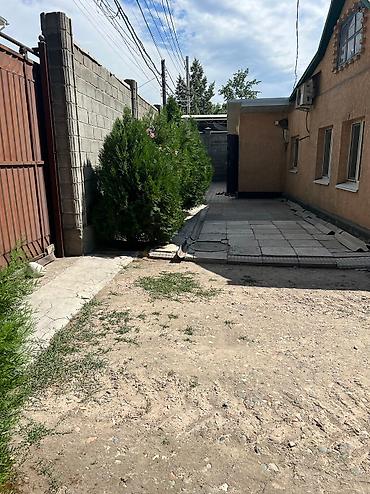Продажа коттеджей и домов: На продаже дом в центре города, расположен в районе Телевышки ( — 11