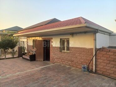 Həyət evləri və villaların satışı: Satılır: həyətyanı sahəsi və tikililər kompleksi - İki mərtəbəli əsas — 4