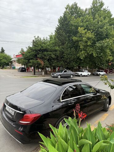 Mercedes-Benz: Mercedes-Benz E-Class: 2 l | 2018 il Sedan — 23