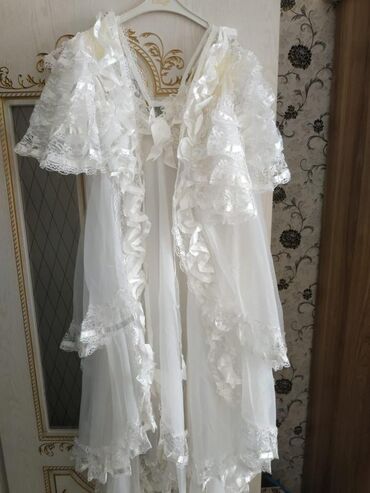 Baş geyimləri: Qirmızı şak satılıb.ag qalir.Qiymetler ferqlidir vhatsap aktivdir — 13