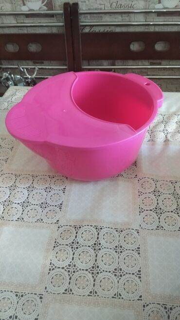 Digər süfrə qabları: Nahar dəsti .6 ədəd qabı var içərisində .cox az istifadə olunub — 2