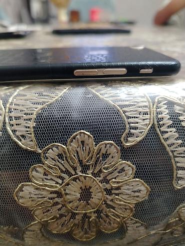 iphone 7 rose: IPhone 7, 32 GB, Qara, Qırıq — 3