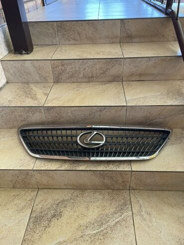 домкрат для автомобиля: Решётка Lexus Гибрид! Состояние отличное - Оригинальный передний