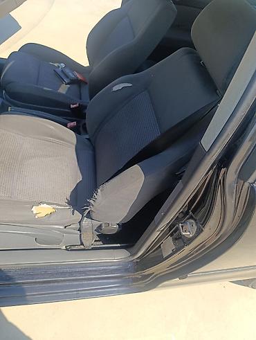 punjac za akumulator cena: Volkswagen Polo 1.4,plin trovratni hatchback, crna boja. Ključne — 6
