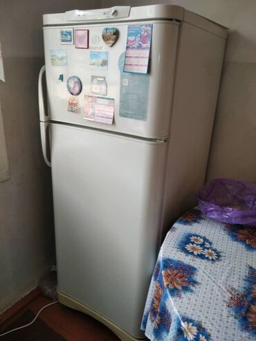 холодильный стол: Холодильник Indesit, Б/у, Двухкамерный