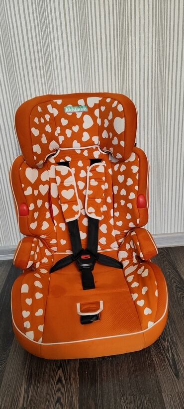 автокресло для ребенка 2 года: Автокресло, цвет - Оранжевый, Б/у