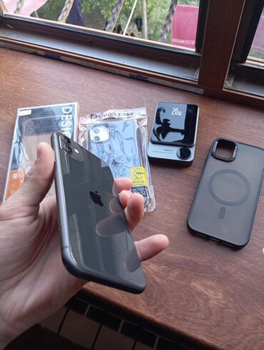 продажа playstation 4: IPhone 11, 64 ГБ, Черный, Face ID, Гарантия