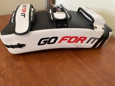 Oban Elliot Muay thai pad. Doyüşden sora verilib. Orginal UFC