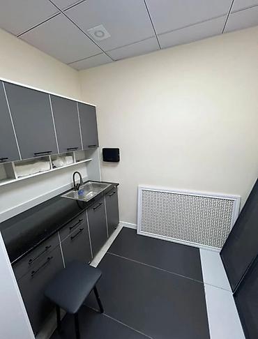 Аренда офисов: Аренда офисов, 100 м², В жилом комплексе, С оборудованием, С отдельной кухней — 11