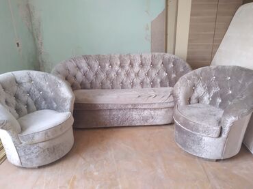 Divan və kreslo dəstləri: İşlənmiş, Divan, Divan, Bazasız, Açılmayan