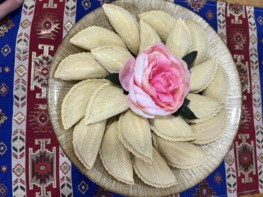 Tortlar: Ev şirniyyatları və tortlar - Tortlar: Kremli, qat-qat biskvitli — 4