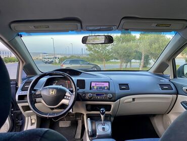 Honda: Honda Civic: 1.3 l | 2006 il Sedan — 12