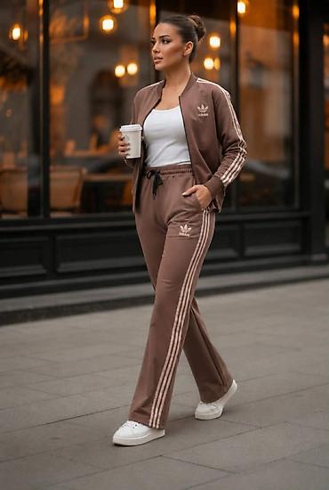 teget baletanke: Materijal pamuk
M, l, XL, 2XL
Zvonaste nogavice
Cena 3250 din ❤️‍🔥 
zs — 3