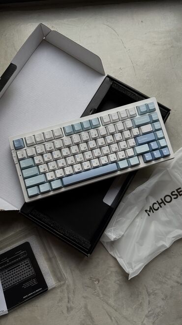 акустические провода: Клавиатура, Механическая, Bluetooth, Проводное подключение, Размер: 75%