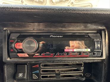 усилитель для машины: Автомобильная магнитола Pioneer MVH-S120UB Особенности: - Поддержка