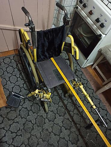 Инвалидные коляски: Продаю бу 1 деская 1 взрослая коляска и есть ещё ходунки одни не — 4